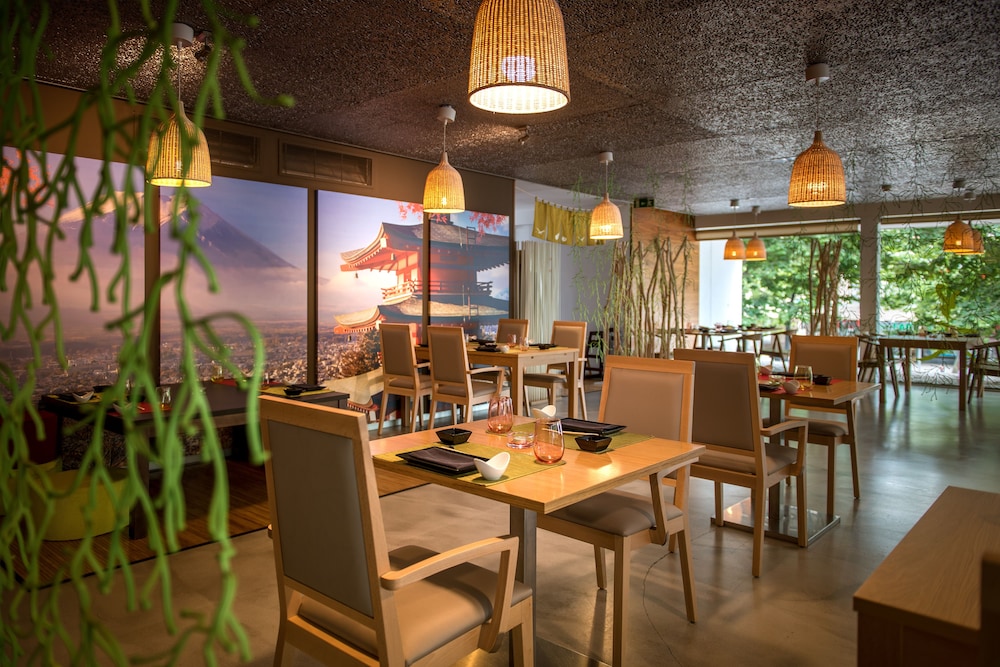 Climia Belroy 4* Superior Hotel — Restaurant & bars in Benidorm, Valencian Community