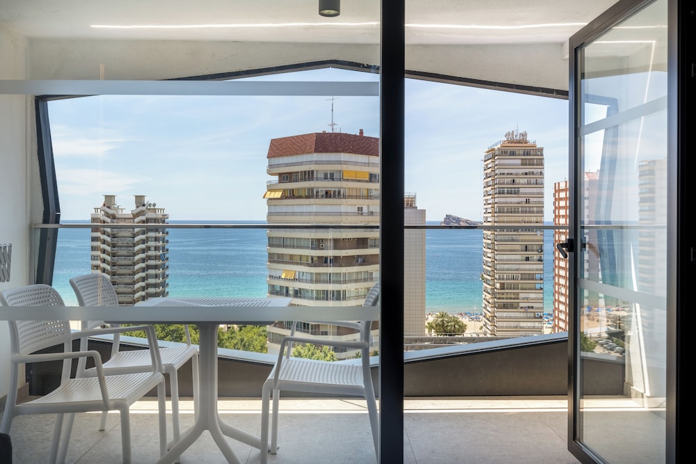 Climia Belroy 4* Superior Hotel — Hotel rooms in Benidorm, Valencian Community