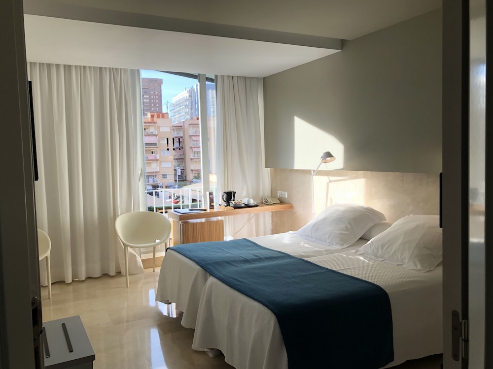 Climia Belroy 4* Superior Hotel — Hotel rooms in Benidorm, Valencian Community