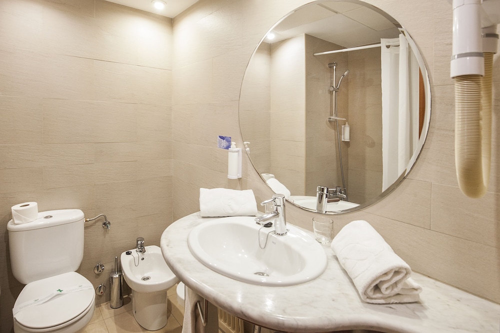Port Vista Oro Hotel — Hotel rooms in Benidorm, Valencian Community