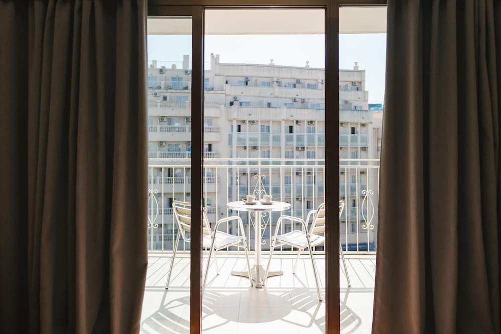 Port Vista Oro Hotel — Hotel rooms in Benidorm, Valencian Community