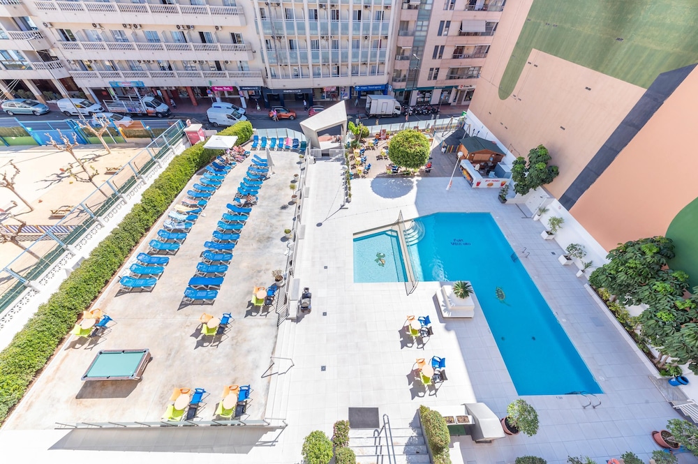 Port Vista Oro Hotel — Swimming pool in Benidorm, Valencian Community