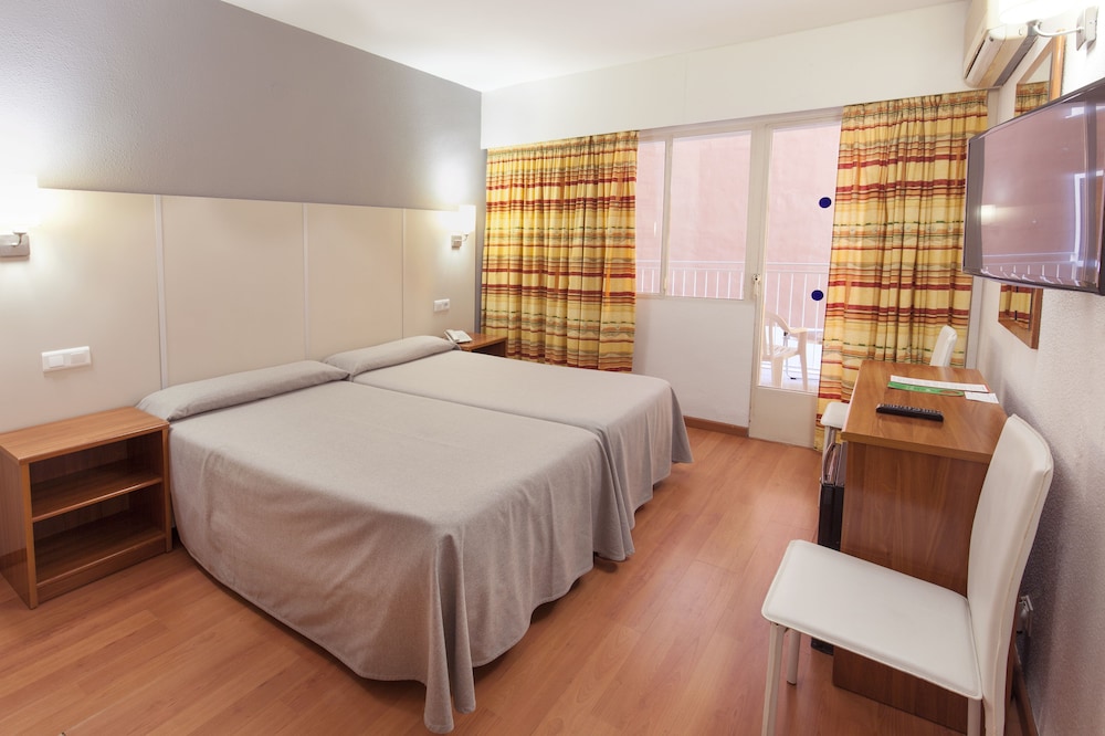 Port Vista Oro Hotel — Hotel rooms in Benidorm, Valencian Community