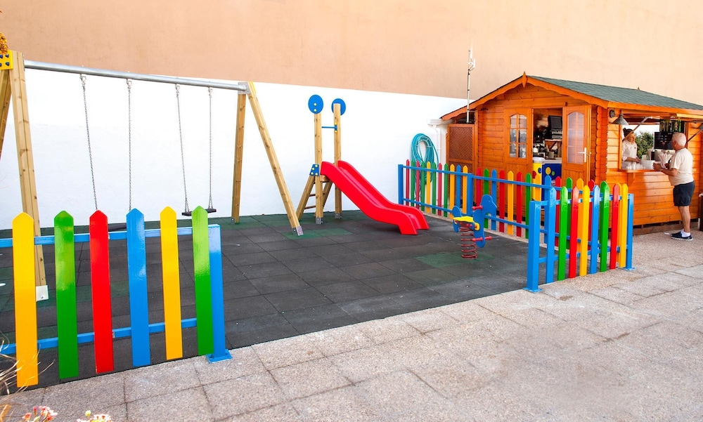 Port Vista Oro Hotel — Attractions for children in Benidorm, Valencian Community