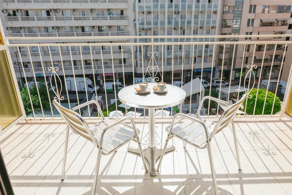 Port Vista Oro Hotel — Hotel rooms in Benidorm, Valencian Community