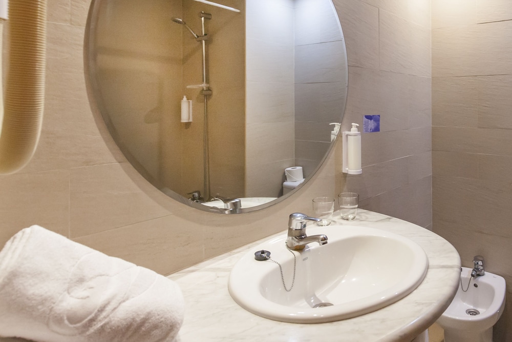 Port Vista Oro Hotel — Hotel rooms in Benidorm, Valencian Community