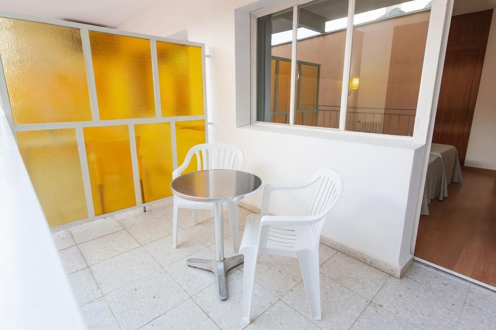 Port Vista Oro Hotel — Hotel rooms in Benidorm, Valencian Community