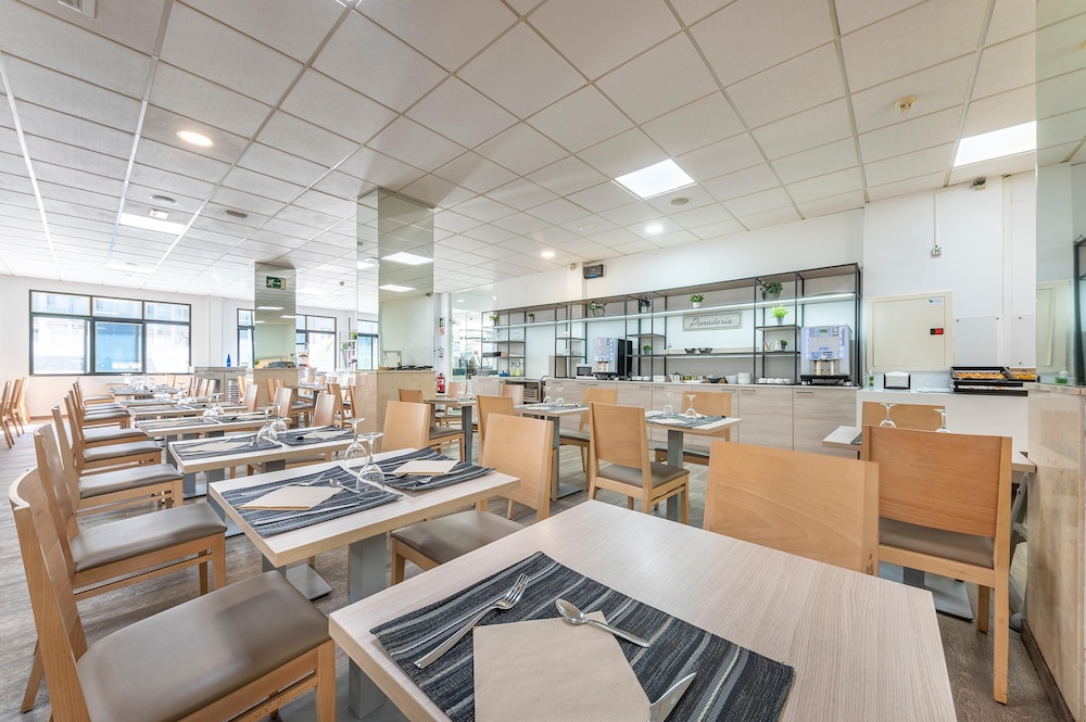 Port Vista Oro Hotel — Restaurant & bars in Benidorm, Valencian Community
