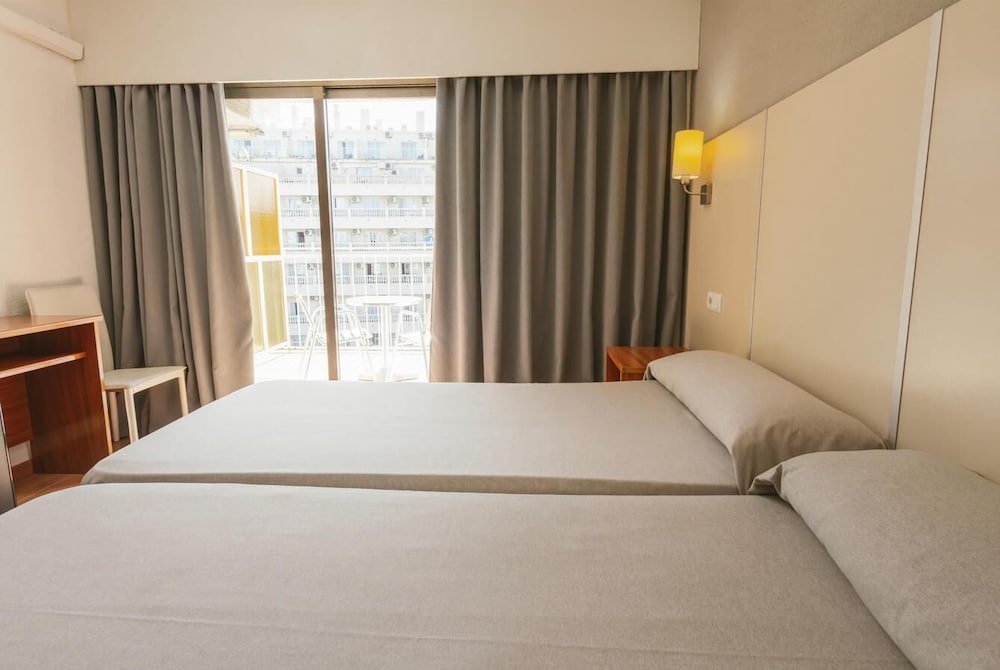 Port Vista Oro Hotel — Hotel rooms in Benidorm, Valencian Community
