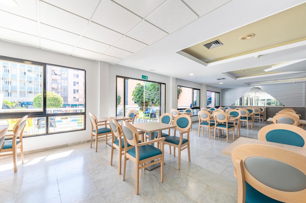 Port Vista Oro Hotel — Restaurant & bars in Benidorm, Valencian Community