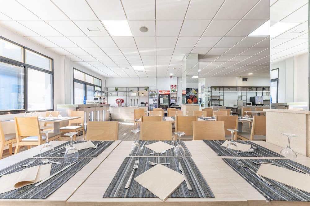 Port Vista Oro Hotel — Restaurant & bars in Benidorm, Valencian Community