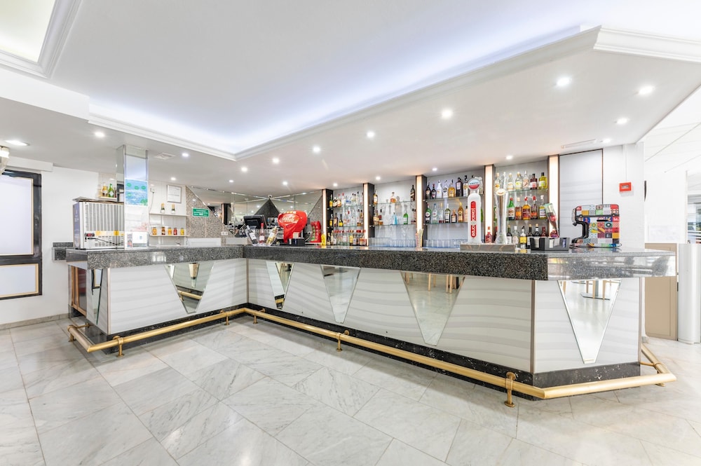 Port Vista Oro Hotel — Restaurant & bars in Benidorm, Valencian Community