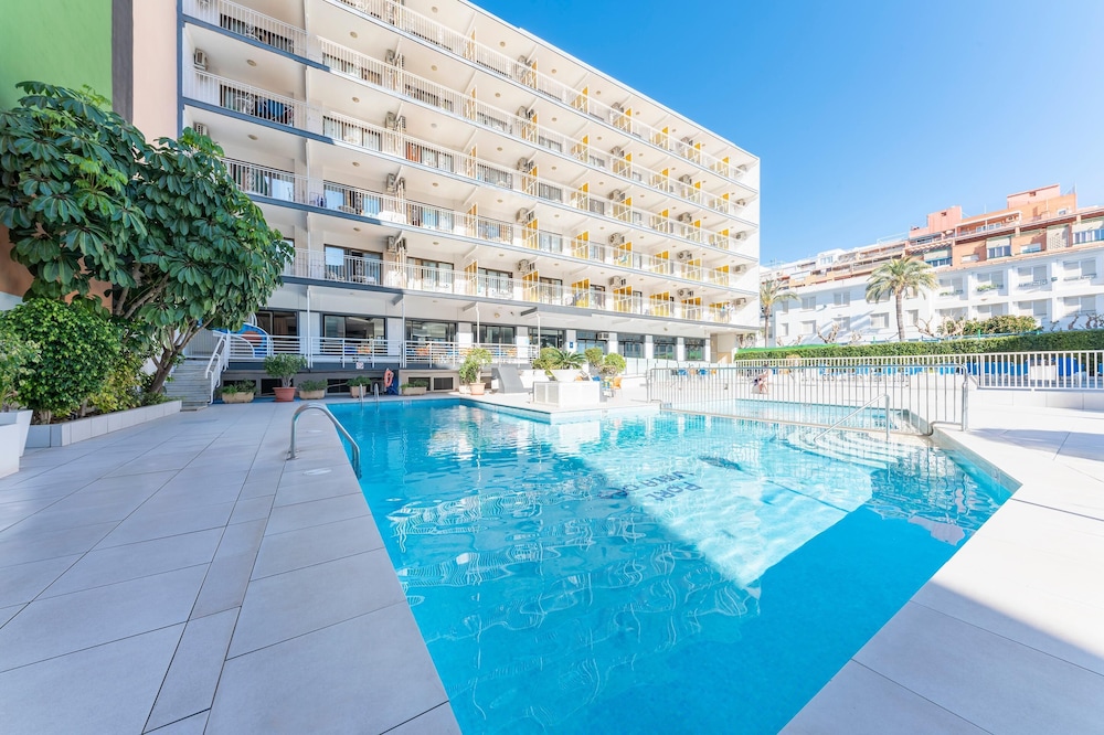 Port Vista Oro Hotel — Swimming pool in Benidorm, Valencian Community