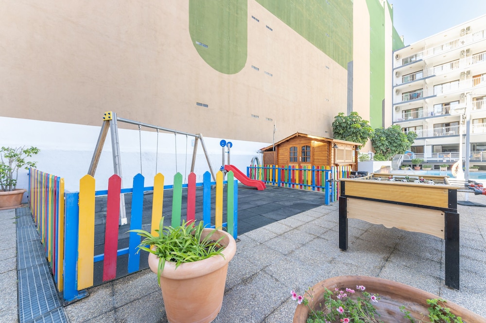 Port Vista Oro Hotel — Attractions for children in Benidorm, Valencian Community