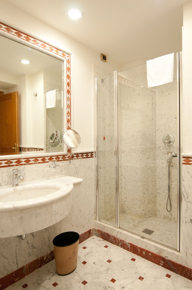 Marconi Hotel — Hotel rooms in Milan, Lombardy