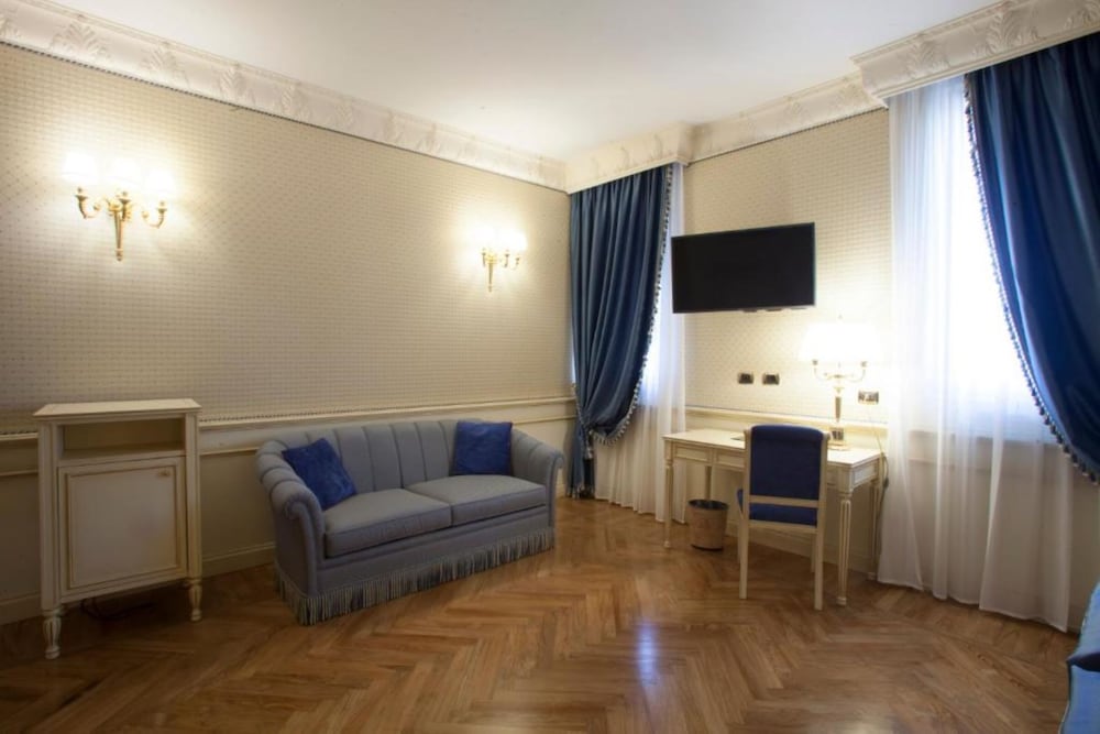 Marconi Hotel — Hotel rooms in Milan, Lombardy