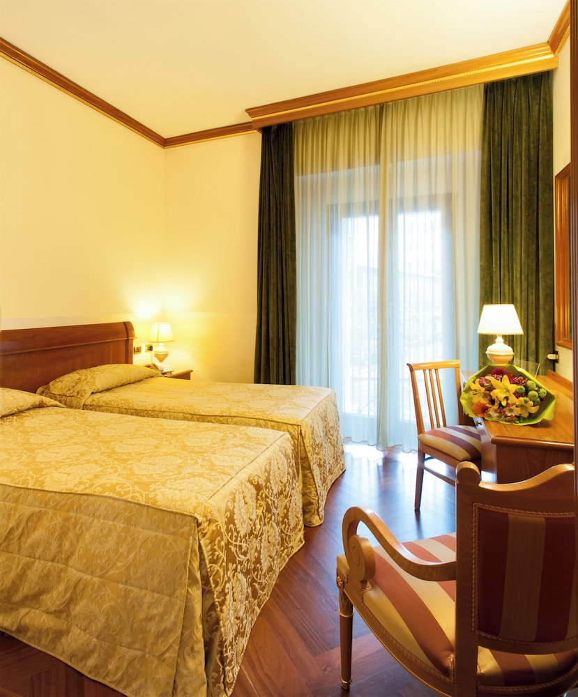 Marconi Hotel — Hotel rooms in Milan, Lombardy