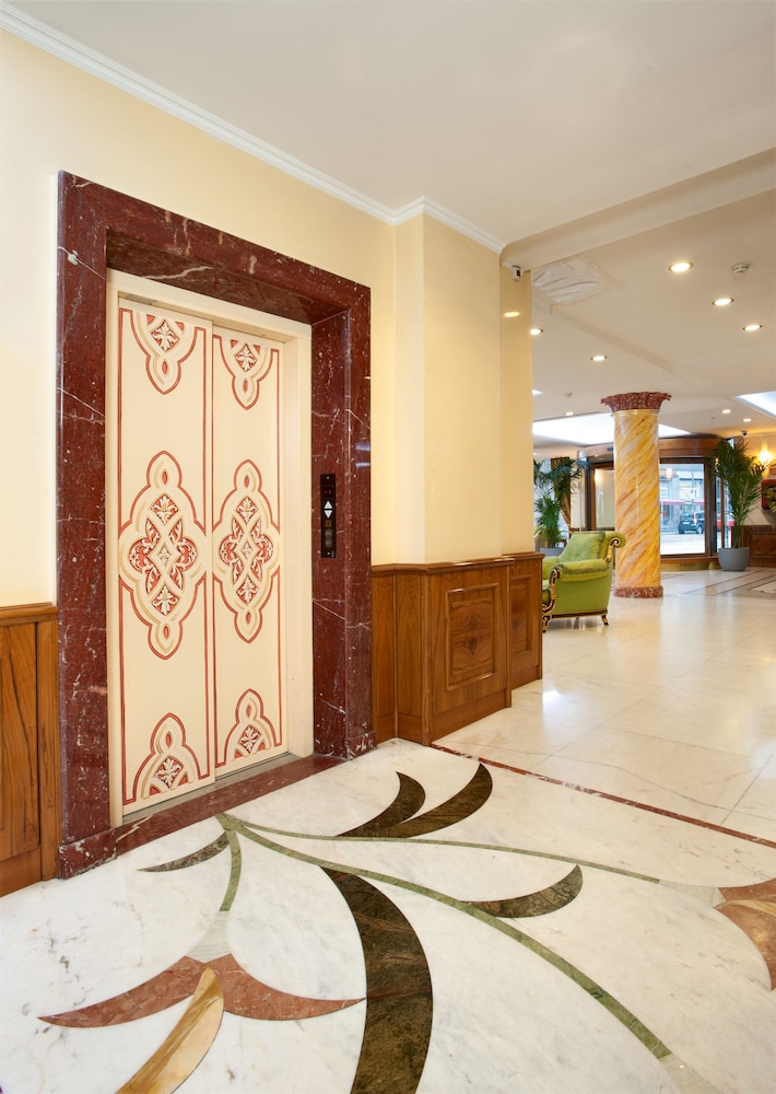 Marconi Hotel — Hotel building in Milan, Lombardy