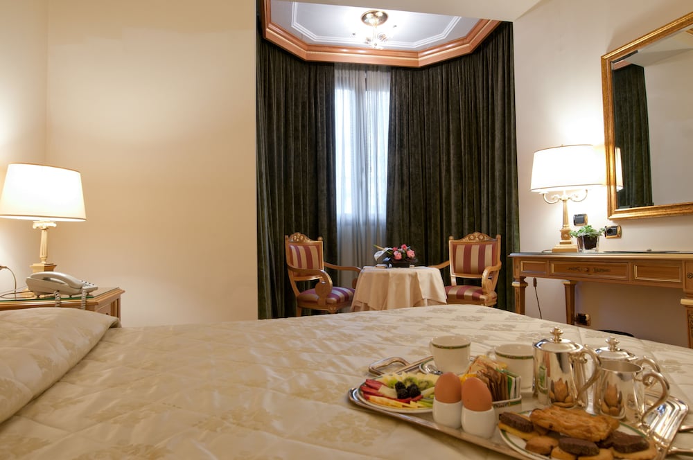 Marconi Hotel — Hotel rooms in Milan, Lombardy