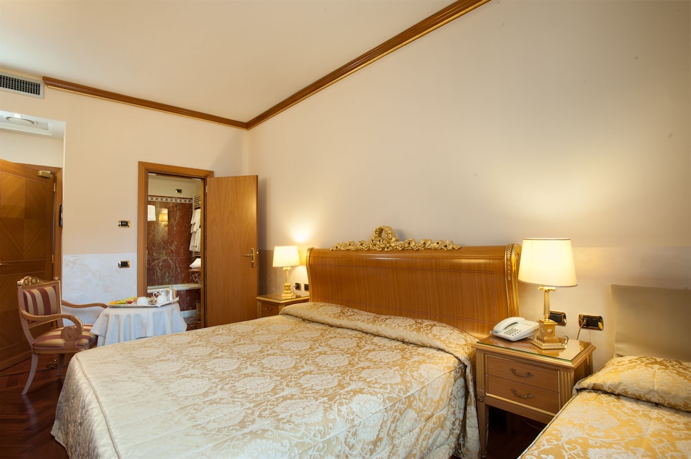 Marconi Hotel — Hotel rooms in Milan, Lombardy