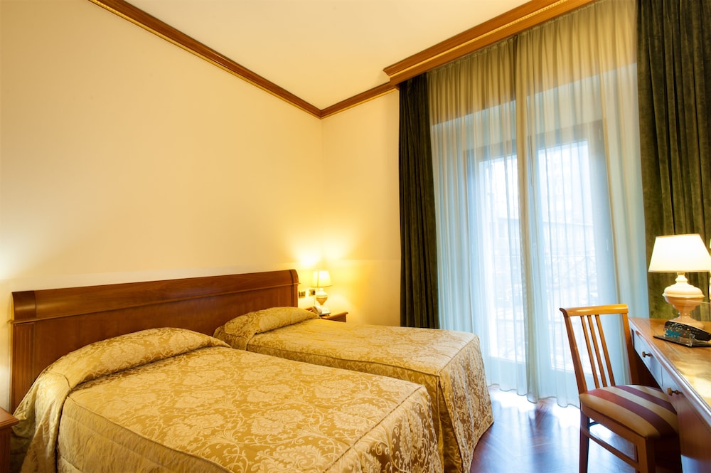 Marconi Hotel — Hotel rooms in Milan, Lombardy