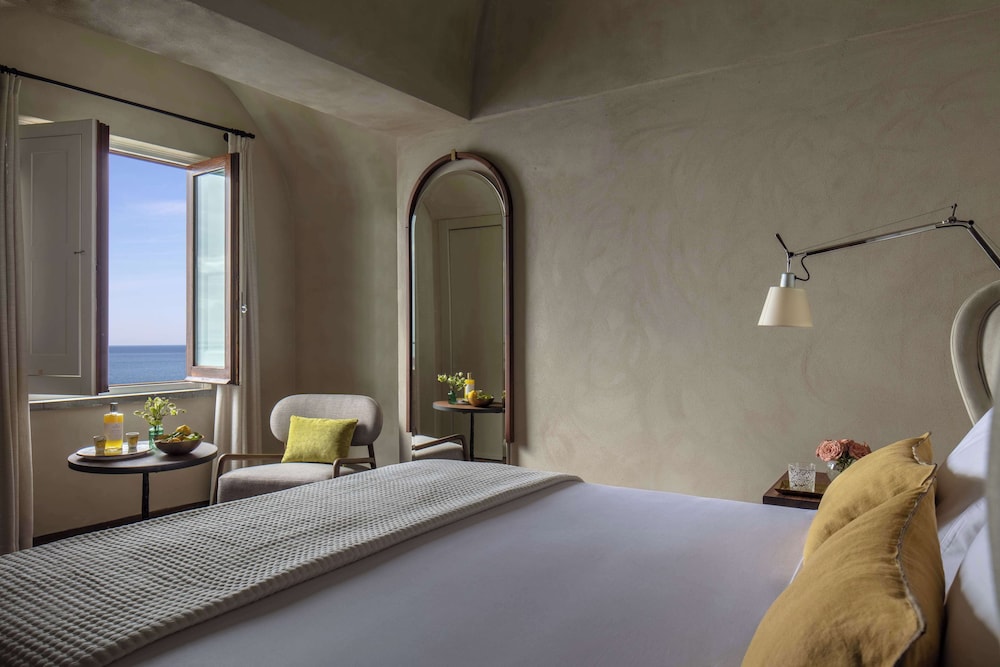 Anantara Convento di Amalfi Grand Hotel — Hotel rooms in Amalfi, Campania