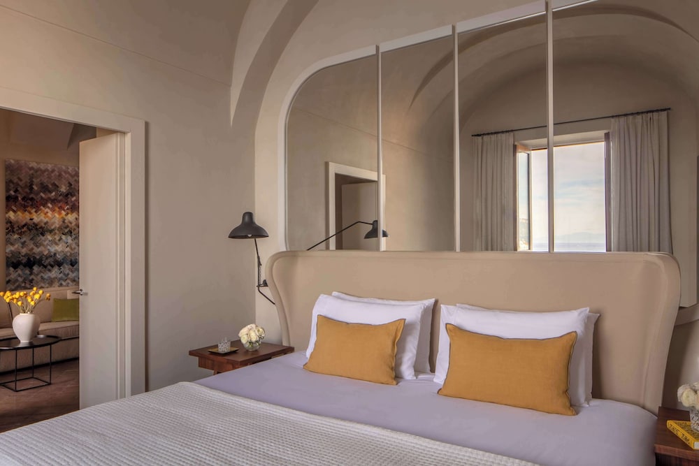 Anantara Convento di Amalfi Grand Hotel — Hotel rooms in Amalfi, Campania