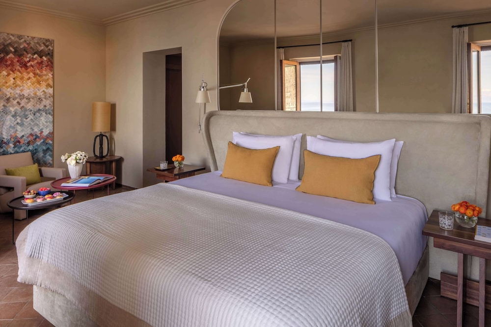 Anantara Convento di Amalfi Grand Hotel — Hotel rooms in Amalfi, Campania