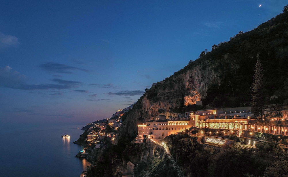 Anantara Convento di Amalfi Grand Hotel — Hotel building in Amalfi, Campania