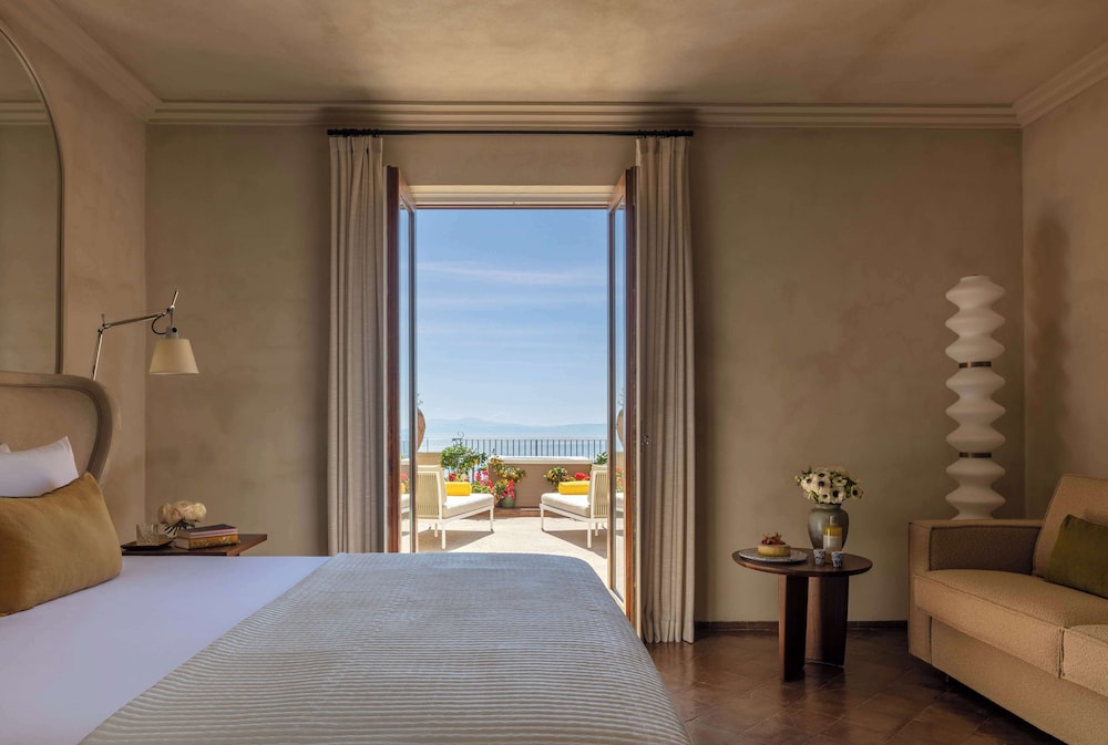 Anantara Convento di Amalfi Grand Hotel — Hotel rooms in Amalfi, Campania