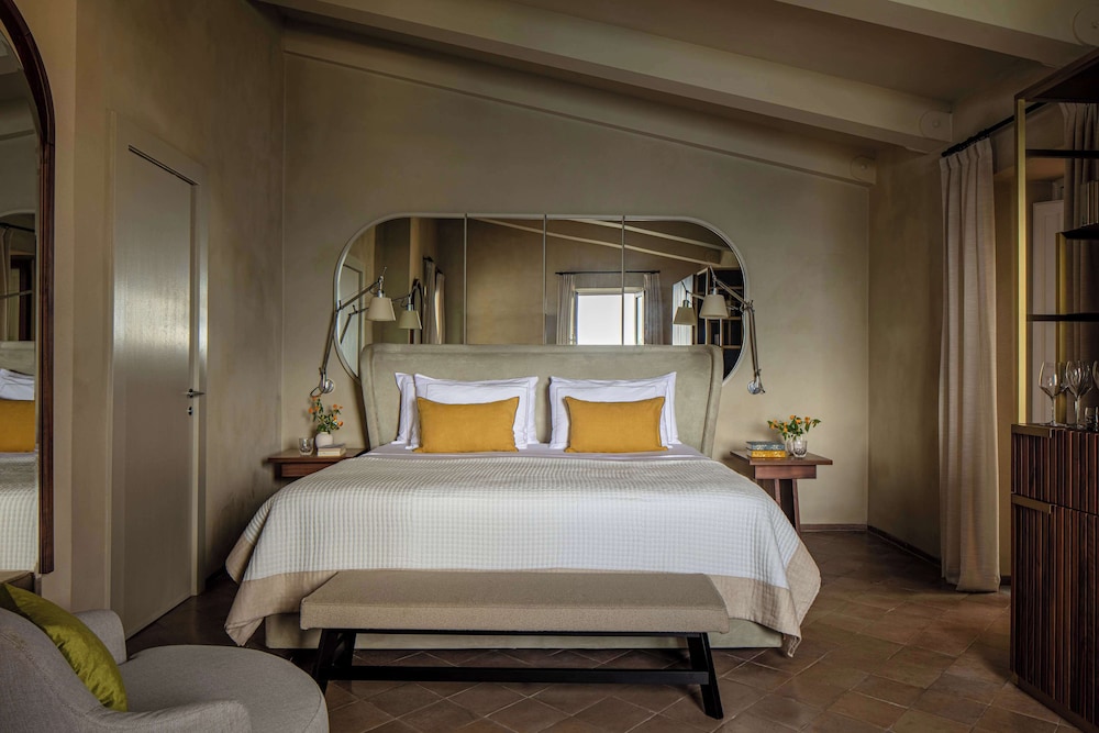 Anantara Convento di Amalfi Grand Hotel — Hotel rooms in Amalfi, Campania