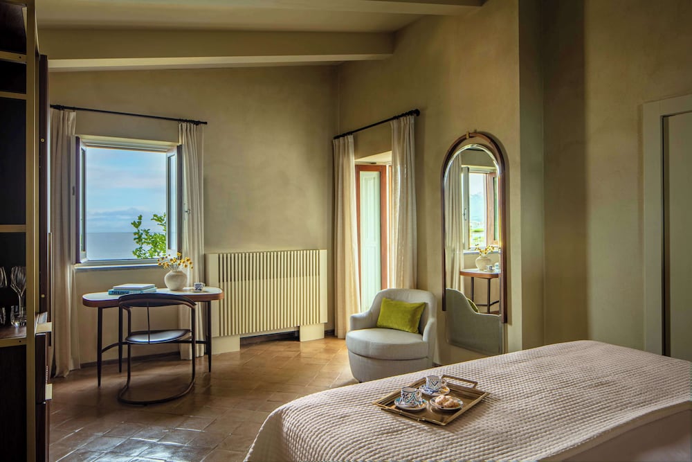 Anantara Convento di Amalfi Grand Hotel — Hotel rooms in Amalfi, Campania