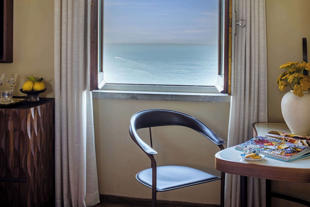 Anantara Convento di Amalfi Grand Hotel — Hotel rooms in Amalfi, Campania