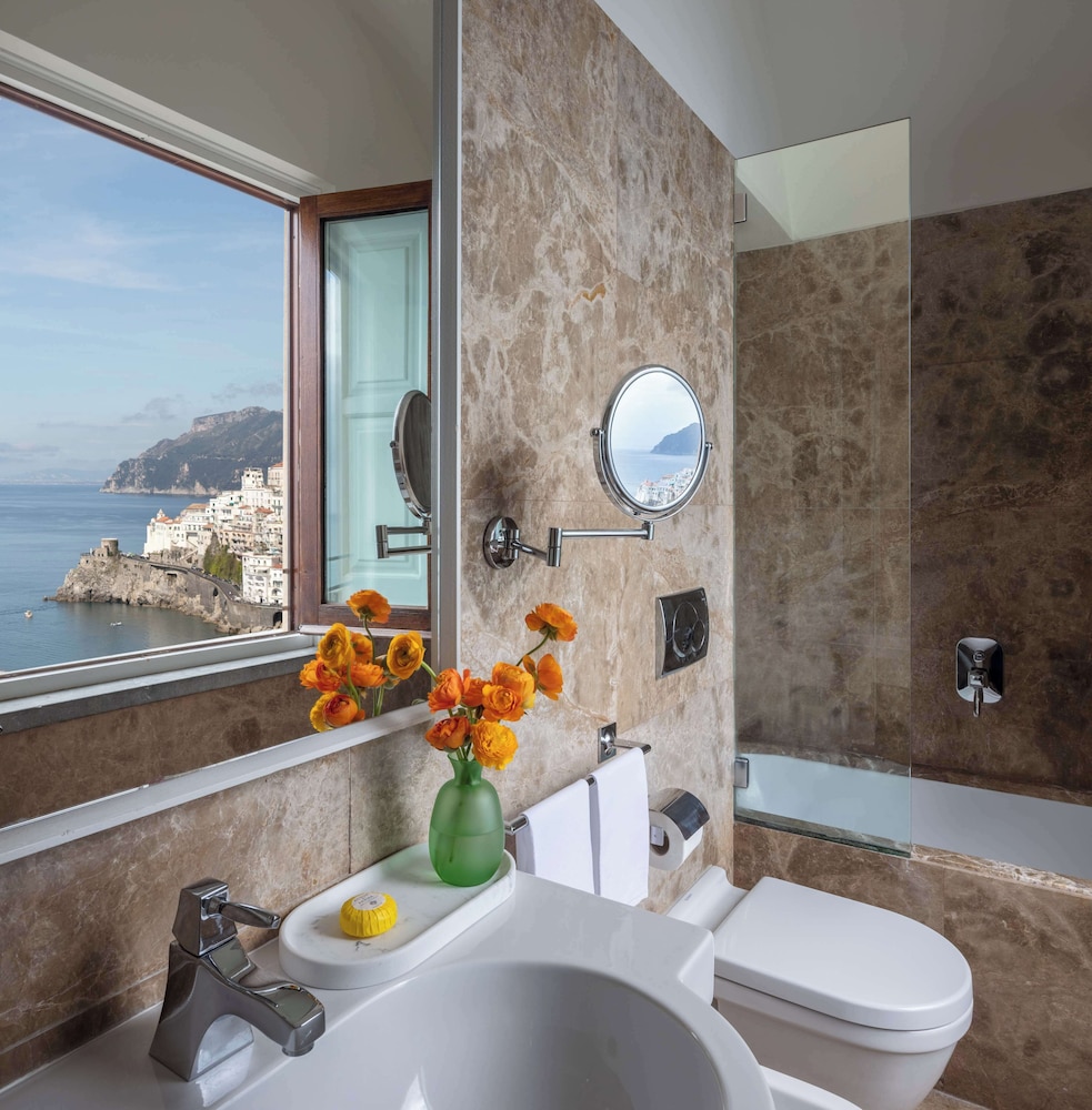 Anantara Convento di Amalfi Grand Hotel — Hotel rooms in Amalfi, Campania