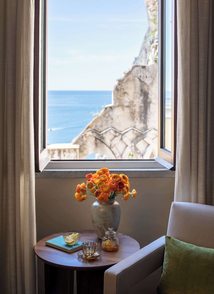 Anantara Convento di Amalfi Grand Hotel — Hotel rooms in Amalfi, Campania