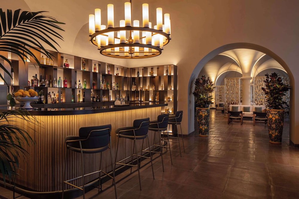 Anantara Convento di Amalfi Grand Hotel — Restaurant & bars in Amalfi, Campania