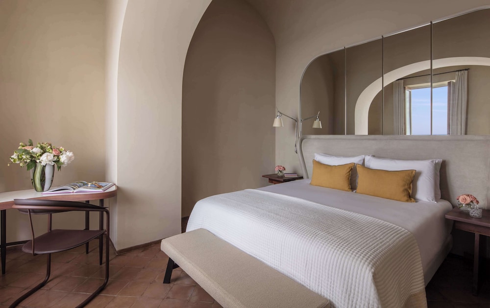 Anantara Convento di Amalfi Grand Hotel — Hotel rooms in Amalfi, Campania