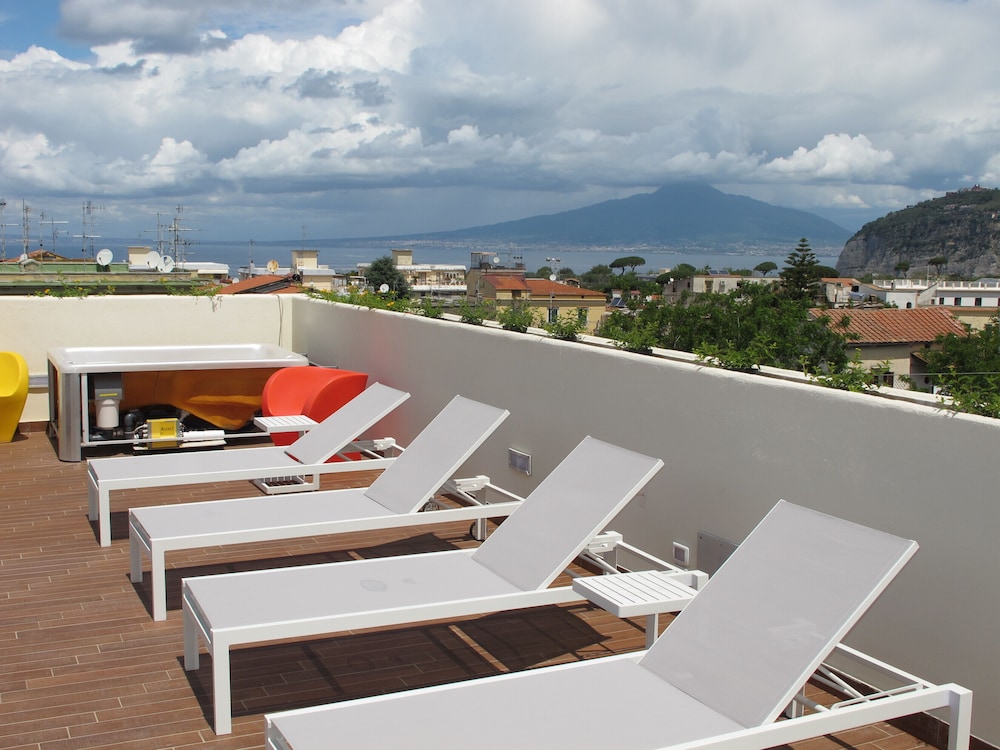 Hotel Club - Sorrento — Hotel rooms in Sant'Angello, Campania
