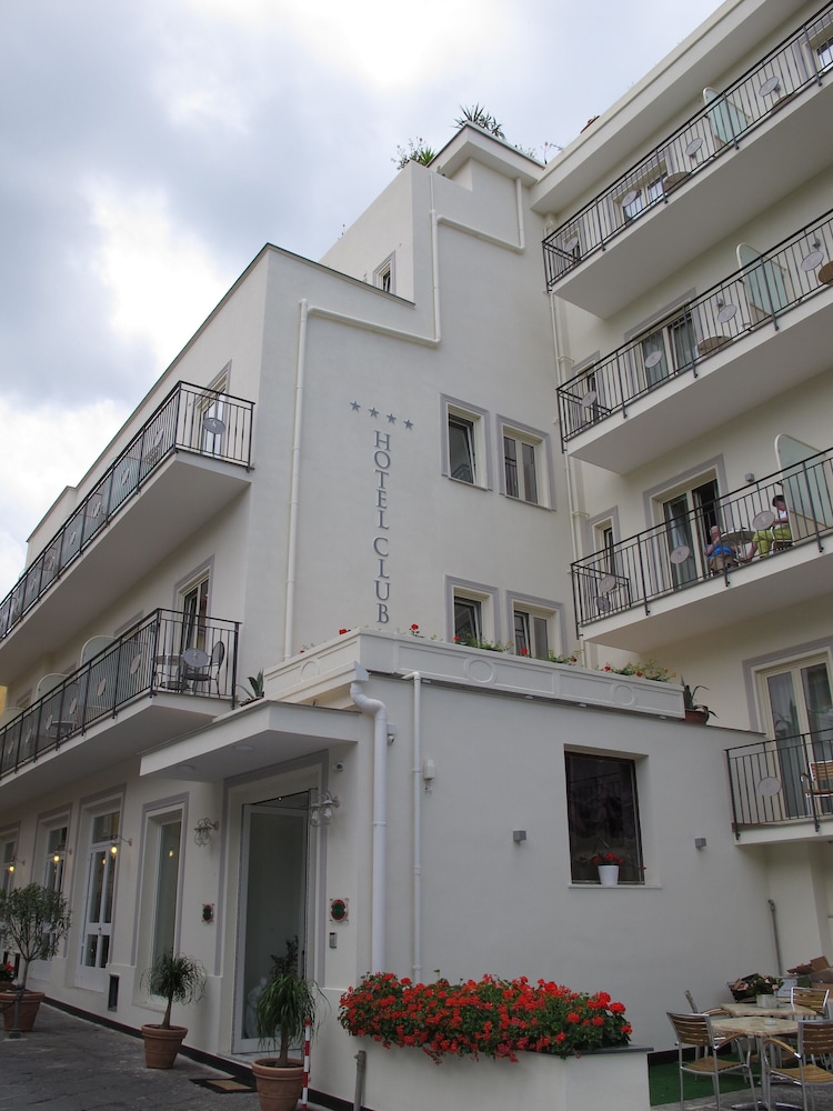 Hotel Club - Sorrento — Hotel building in Sant'Angello, Campania