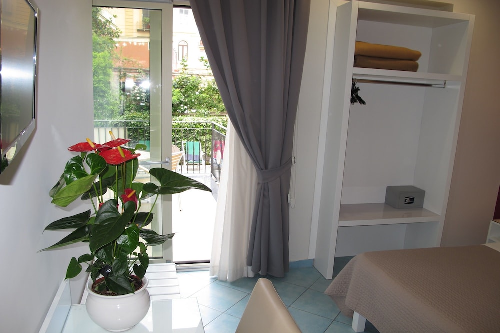 Hotel Club - Sorrento — Hotel rooms in Sant'Angello, Campania