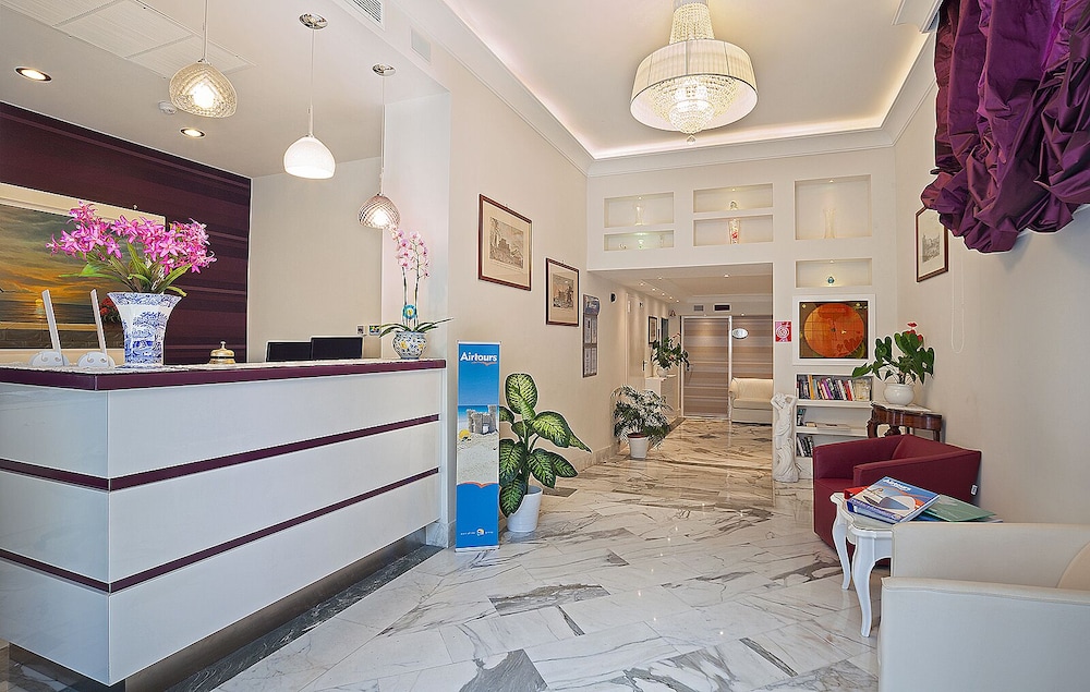 Hotel Club - Sorrento — Hotel building in Sant'Angello, Campania