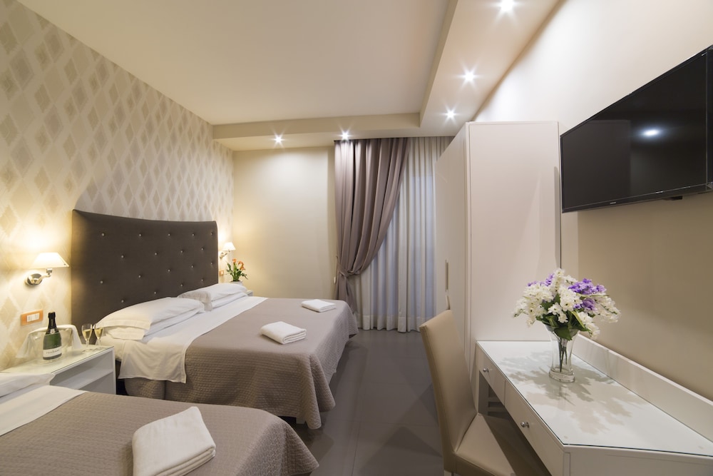 Hotel Club - Sorrento — Hotel rooms in Sant'Angello, Campania