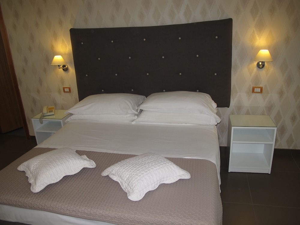 Hotel Club - Sorrento — Hotel rooms in Sant'Angello, Campania