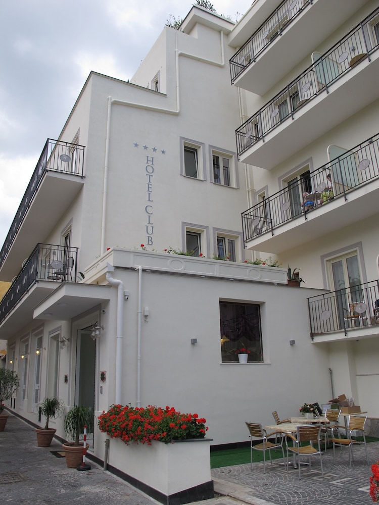 Hotel Club - Sorrento — Hotel building in Sant'Angello, Campania