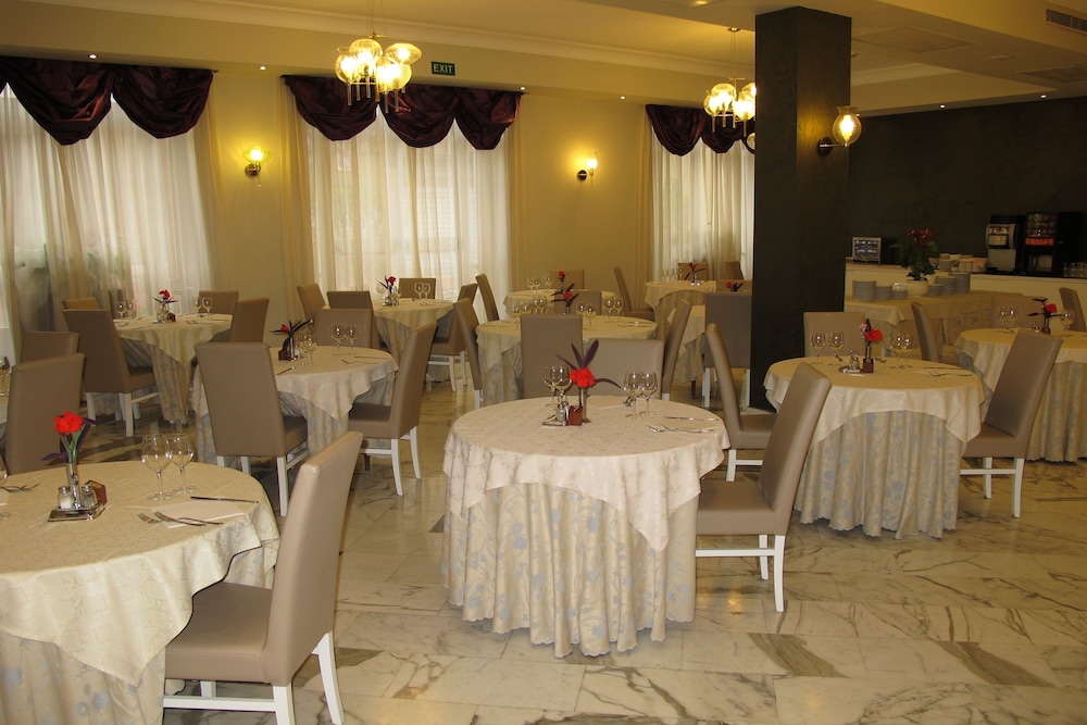 Hotel Club - Sorrento — Restaurant & bars in Sant'Angello, Campania
