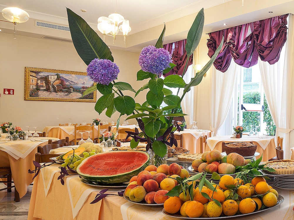 Hotel Club - Sorrento — Restaurant & bars in Sant'Angello, Campania