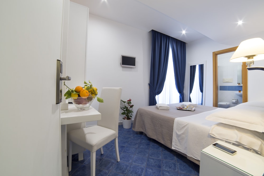 Hotel Club - Sorrento — Hotel rooms in Sant'Angello, Campania