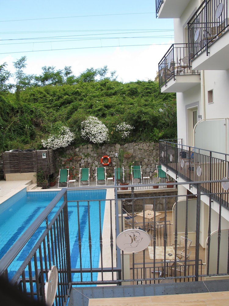 Hotel Club - Sorrento — Swimming pool in Sant'Angello, Campania