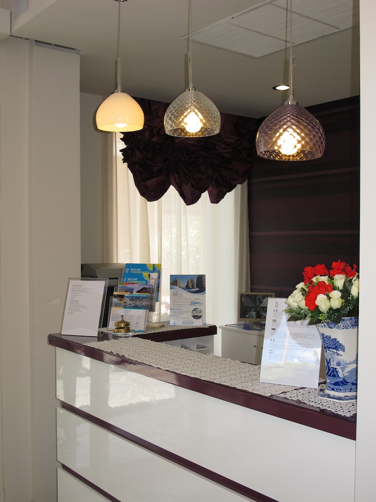 Hotel Club - Sorrento — Hotel building in Sant'Angello, Campania