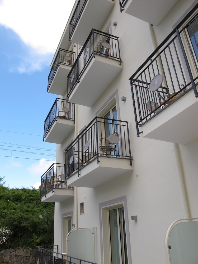 Hotel Club - Sorrento — Hotel building in Sant'Angello, Campania